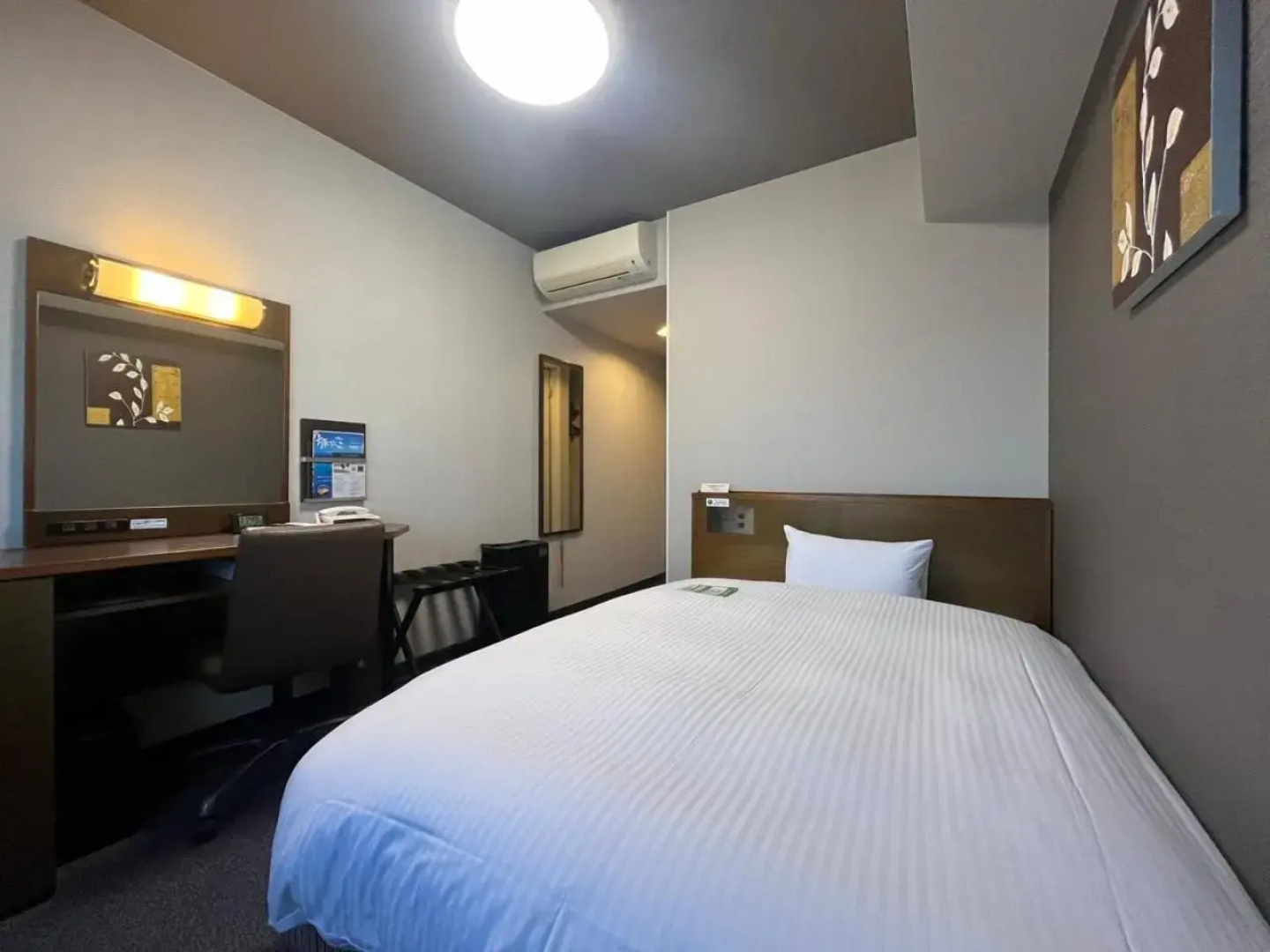 Hotel Route-Inn Niigata-Nishi Inter