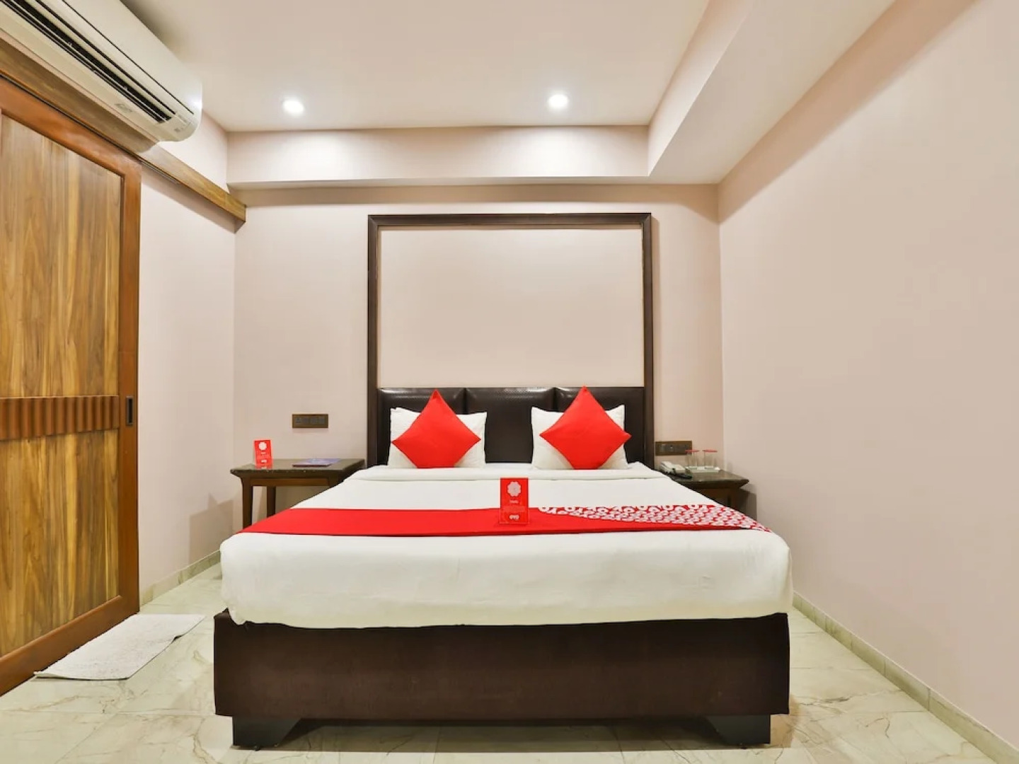 OYO 13420 Hotel Adendip Inn