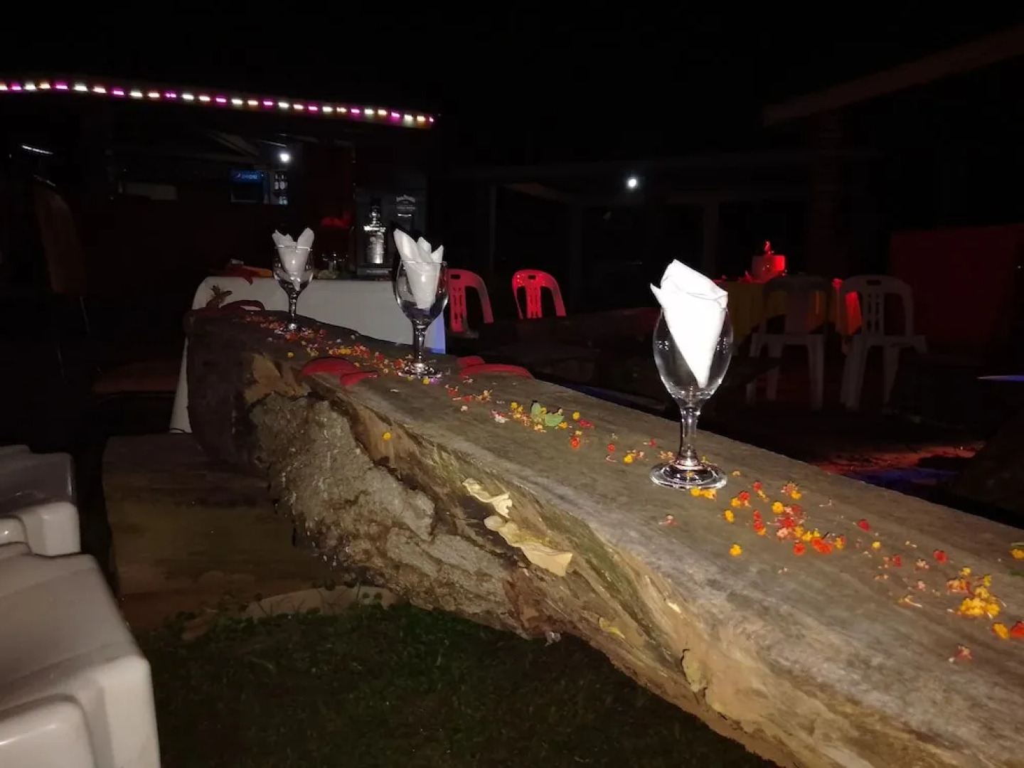 Pearl Gardens Beach Resort Kalangala