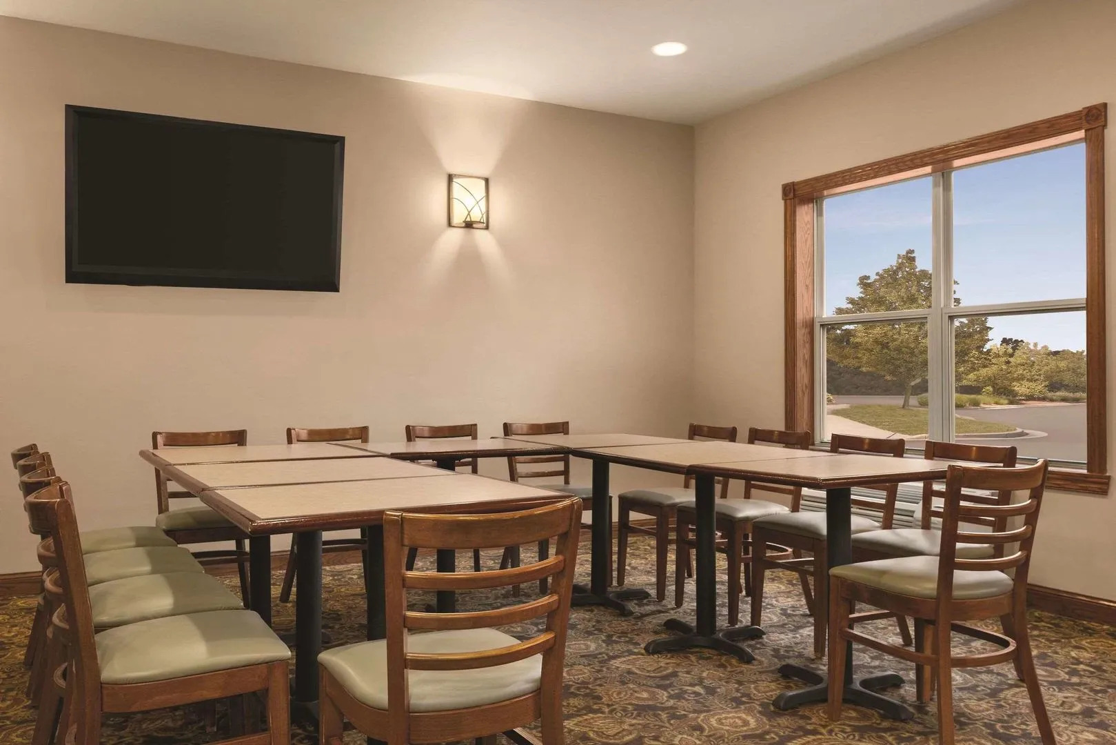 Country Inn & Suites by Radisson, Forest Lake, MN