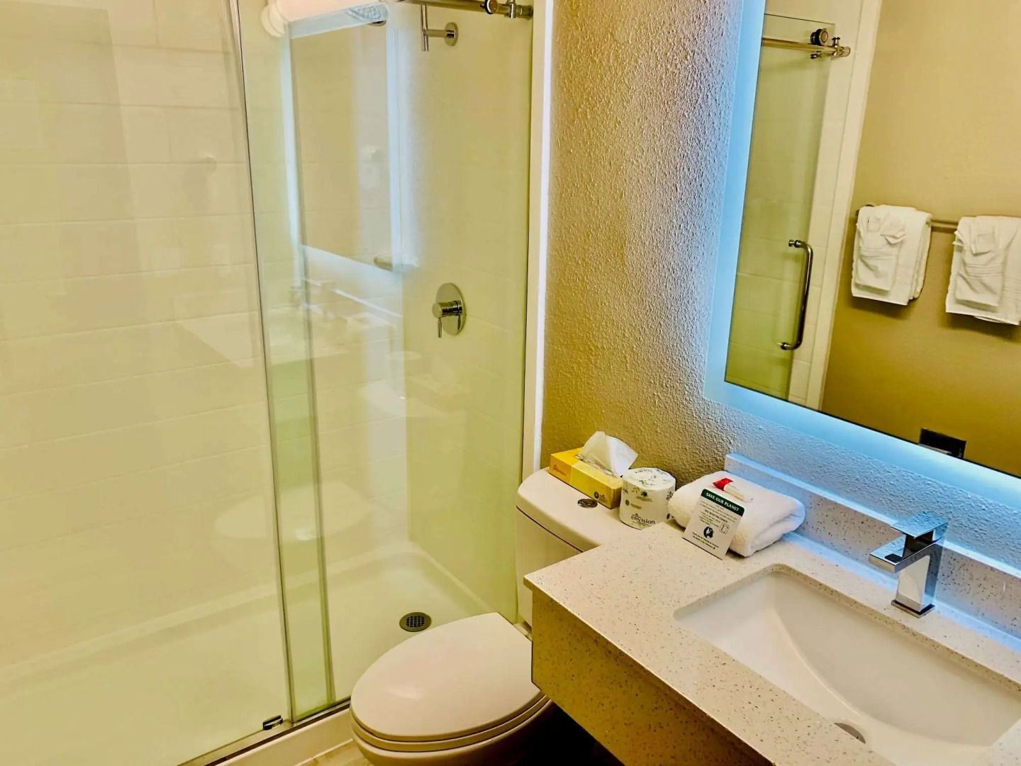 Super 8 by Wyndham Gainesville I-75 Hospital University Area