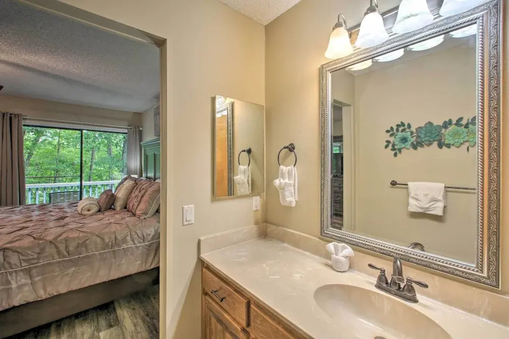 Furnished Deck & Grill: Hot Springs House