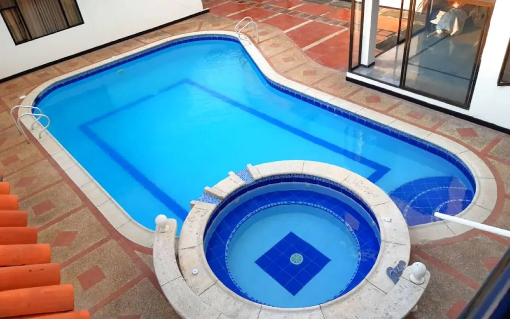 House with Pool & Hot Tub in Anapoima