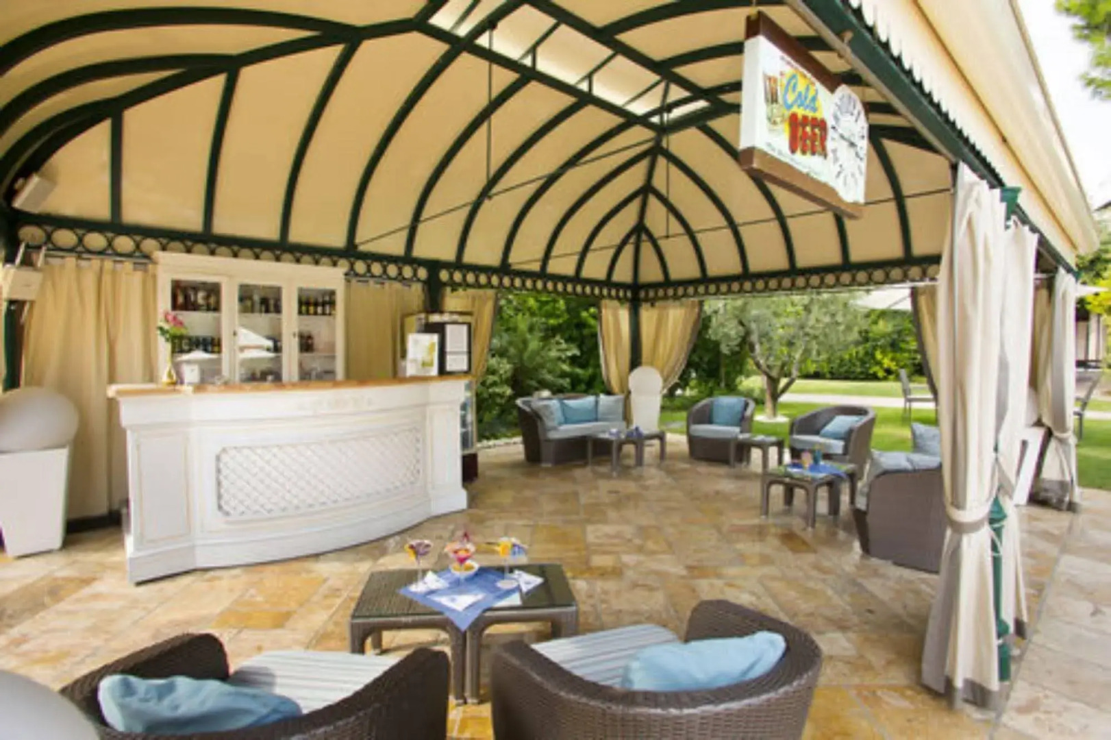 Vip's Motel Luxury Accommodation & Spa