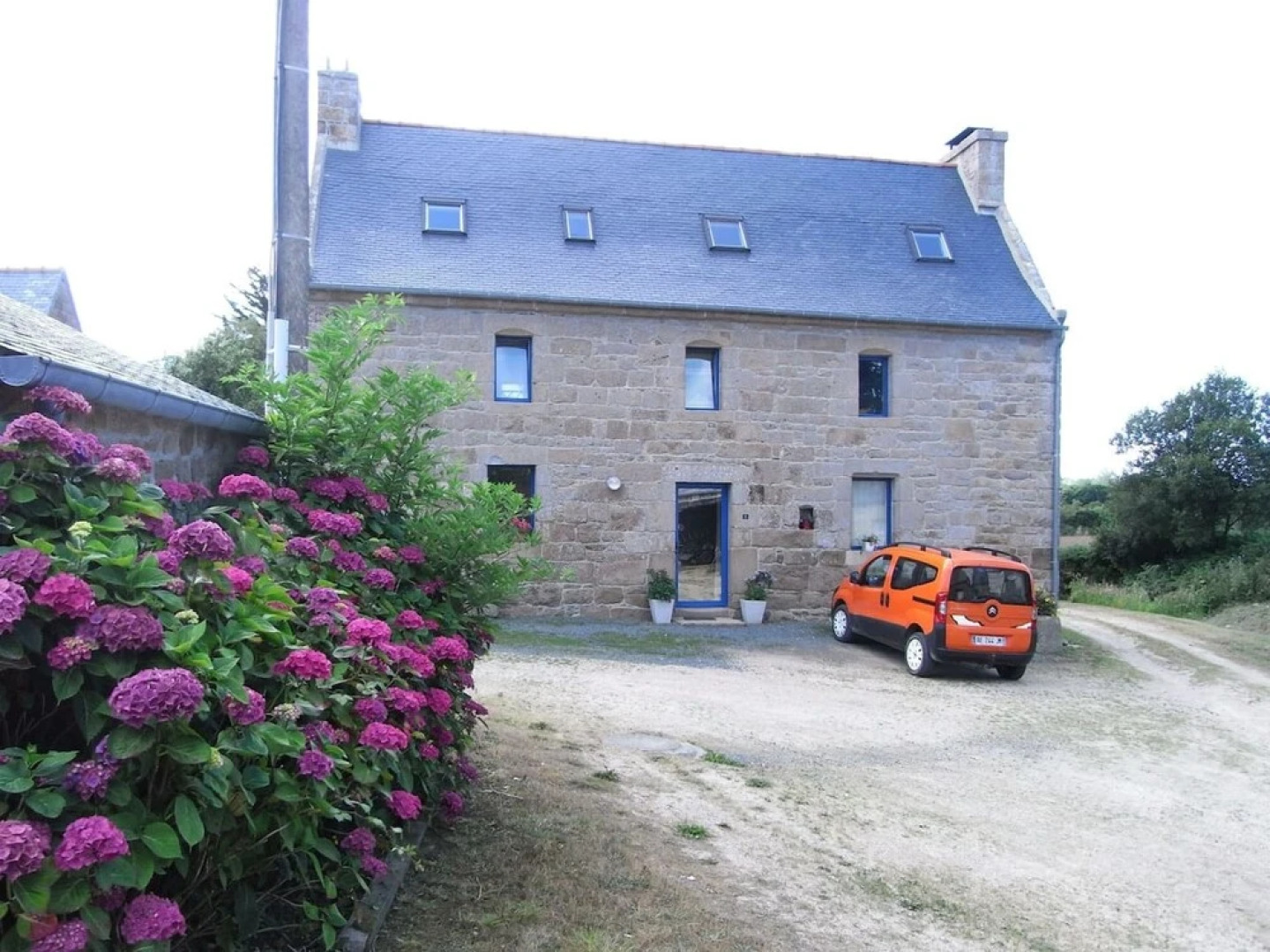 House With 3 Bedrooms in Pleumeur Bodou, With Furnished Garden and Wif