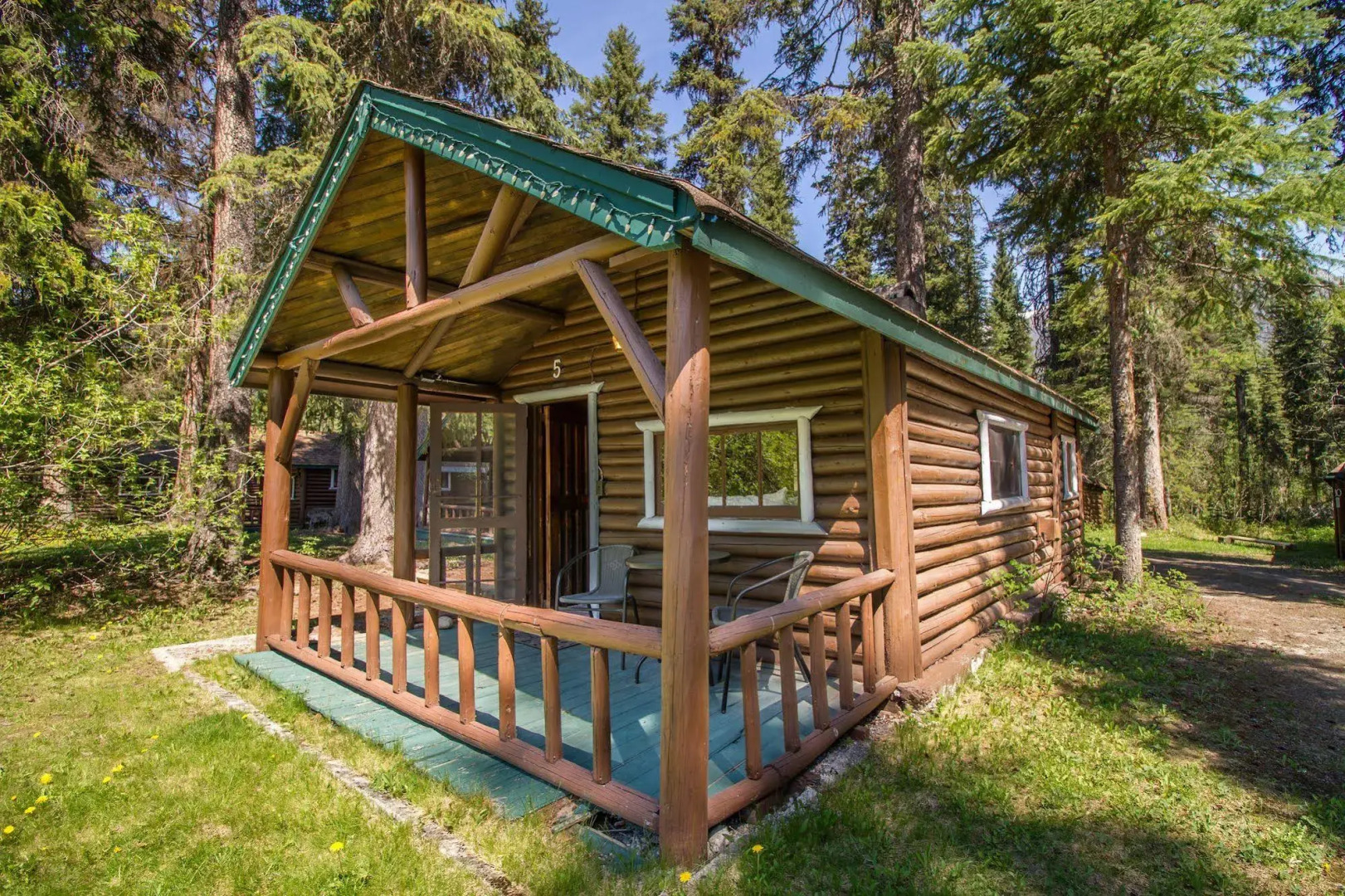 Kootenay Park Lodge