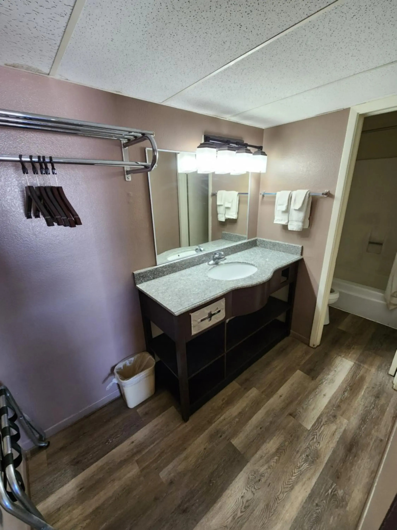 Satellite Inn
