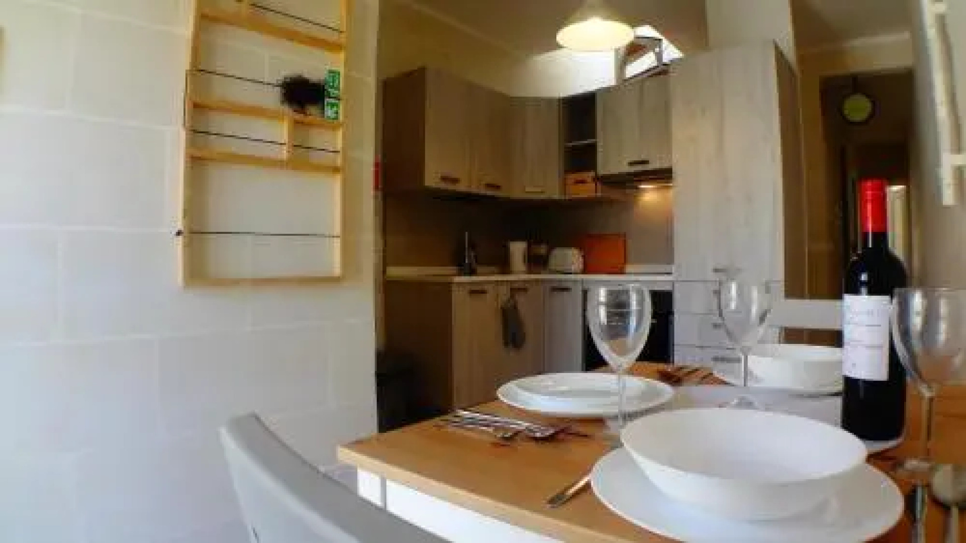 R1103Eri By Euroresort