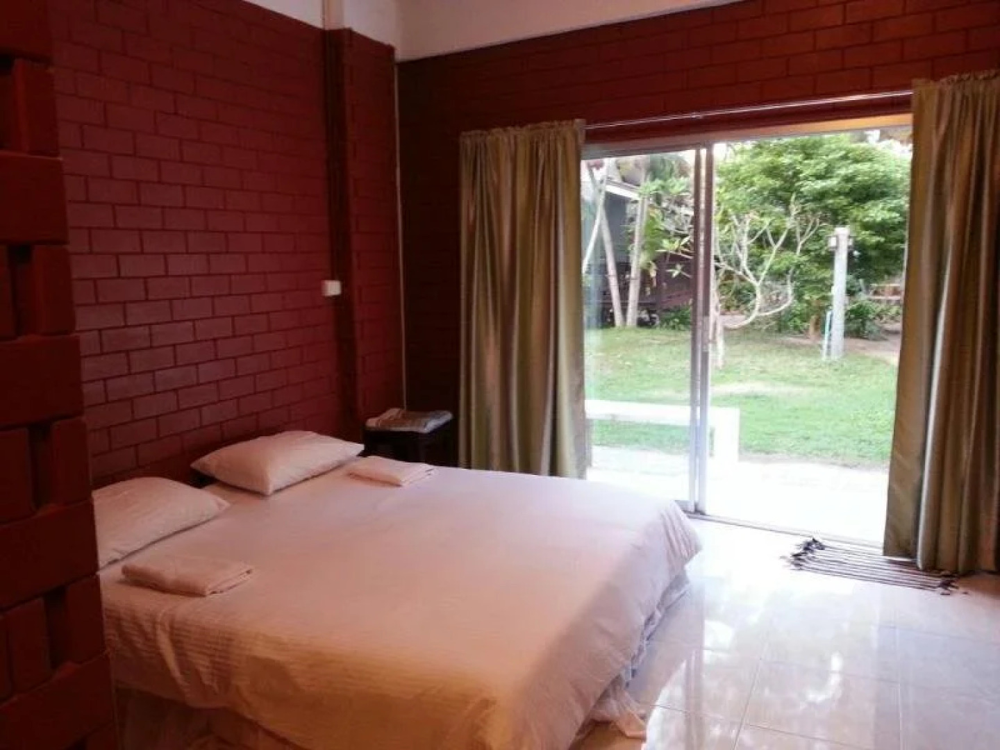 Ekanake Hotel @Thap Sakae