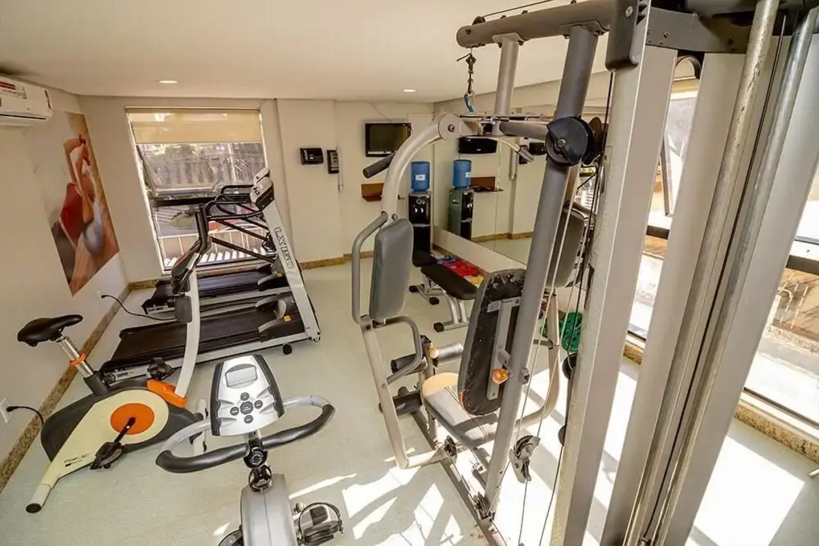 Flat Sun Square Residence