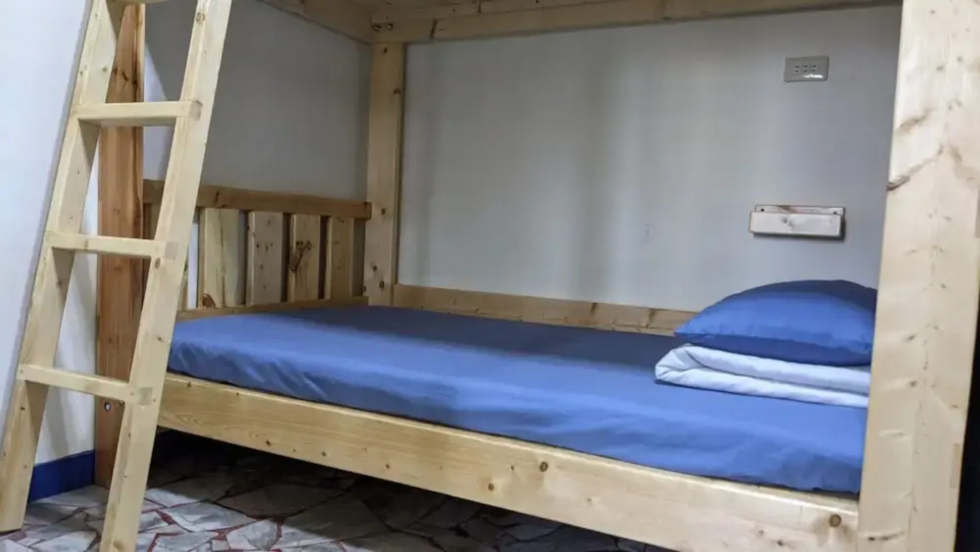 The Lodge for Cyclists - Hostel