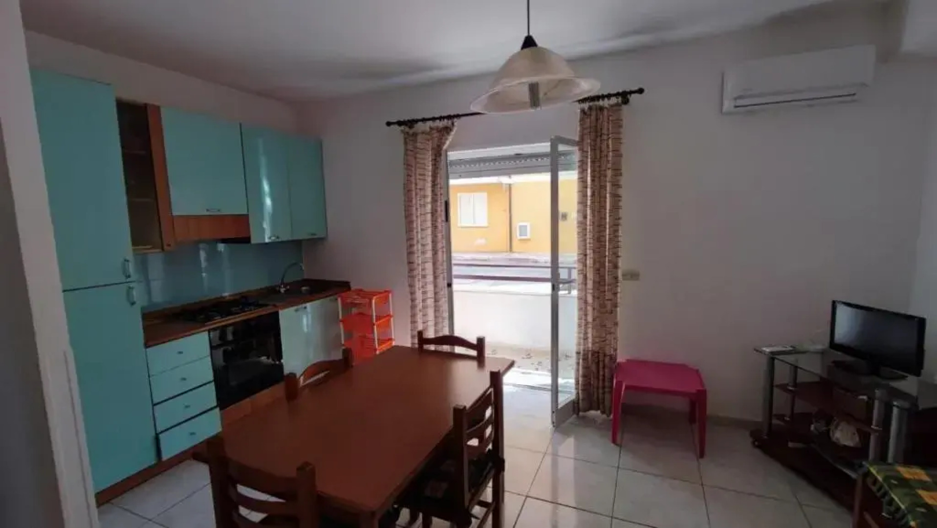 via dei pini n°63 int. 1