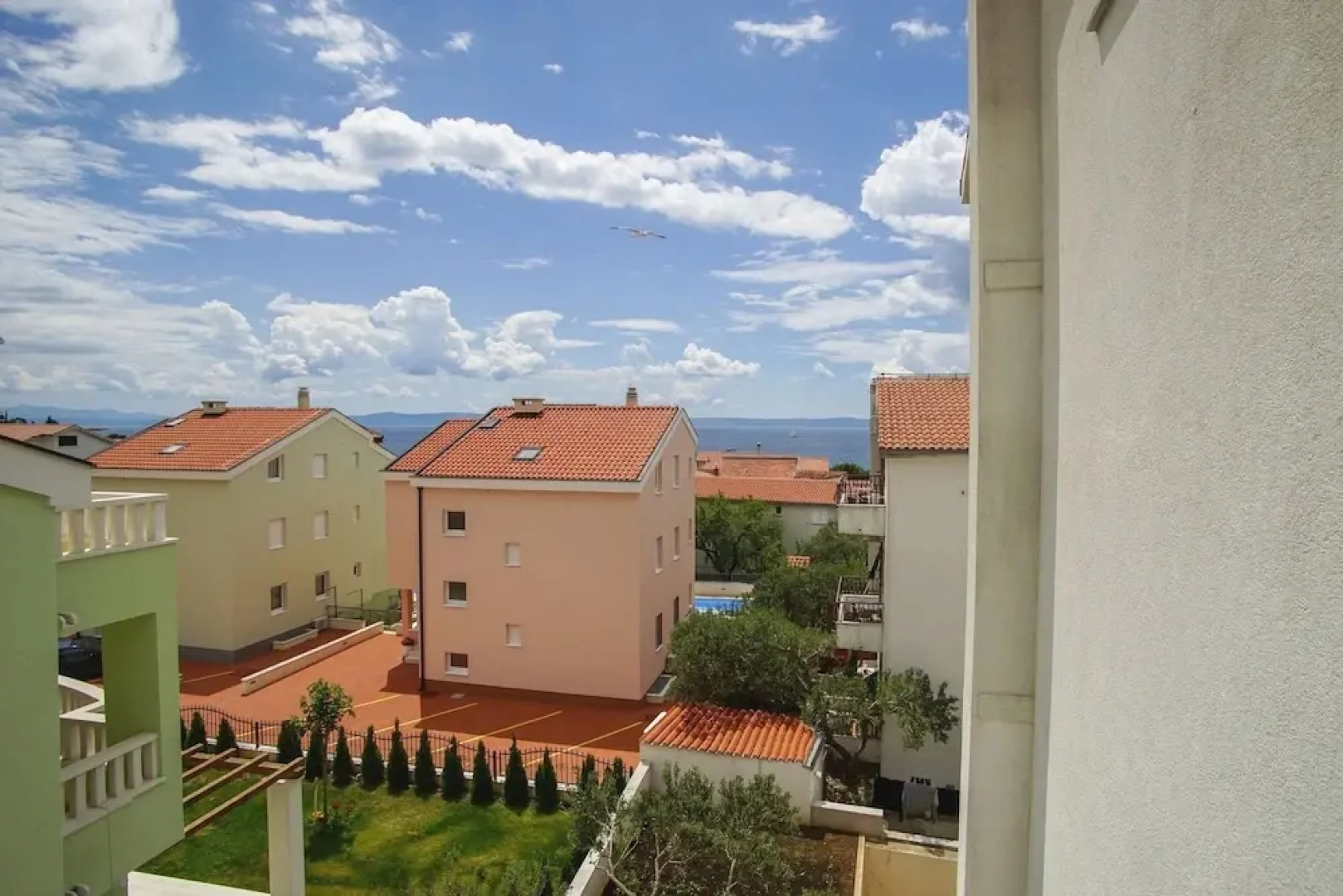 Apart-pansion Promajna