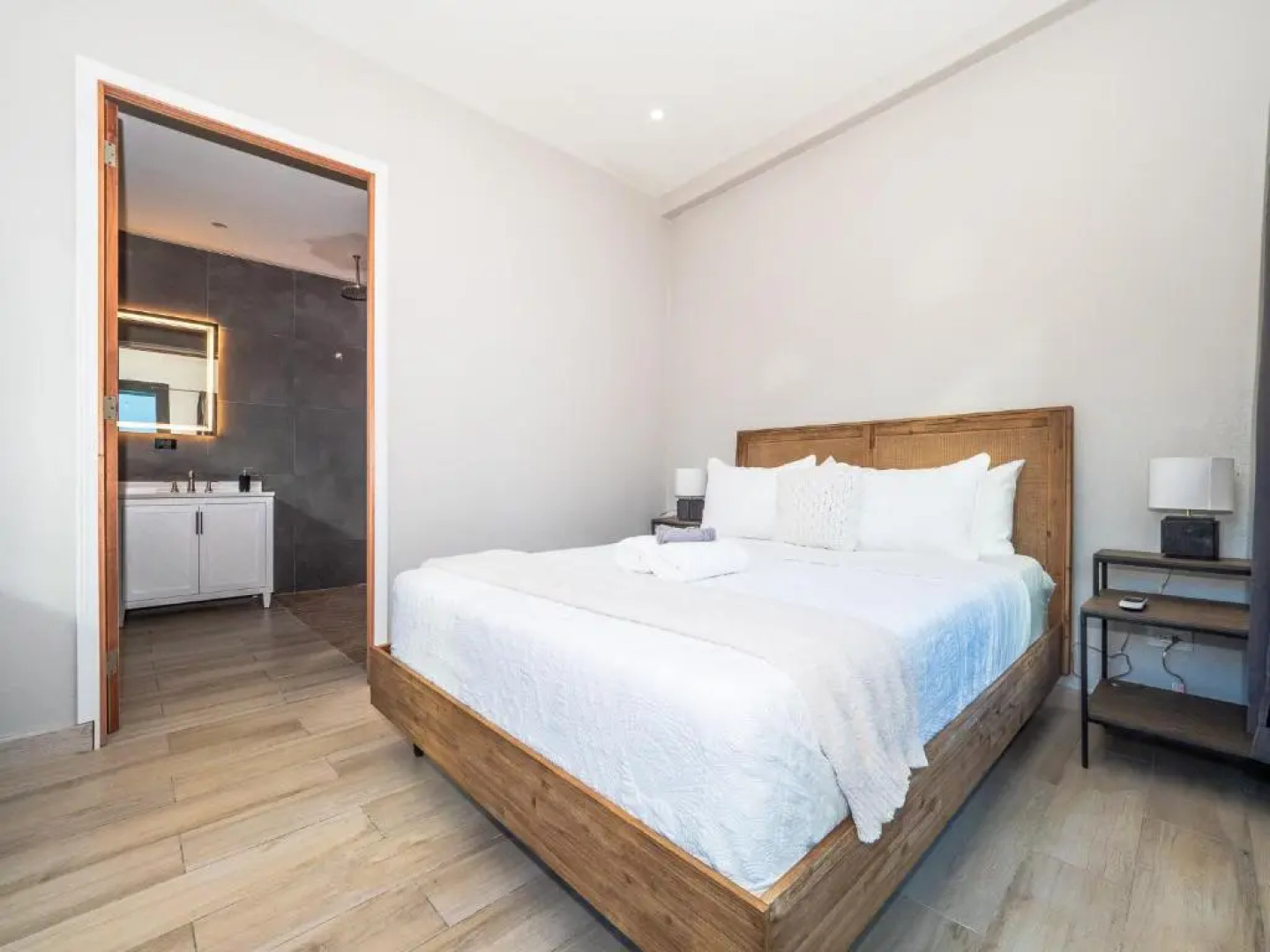 Newly Renovated 8 Bedroom Ocean Front Villa with Pool