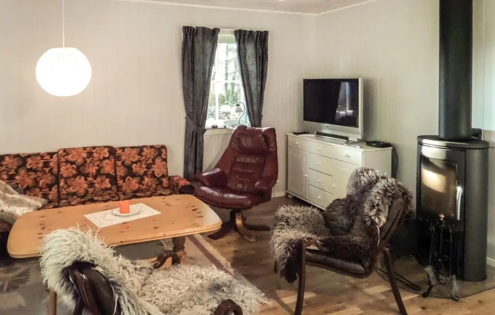 Awesome Home in Kvalavåg With Wifi and 2 Bedrooms