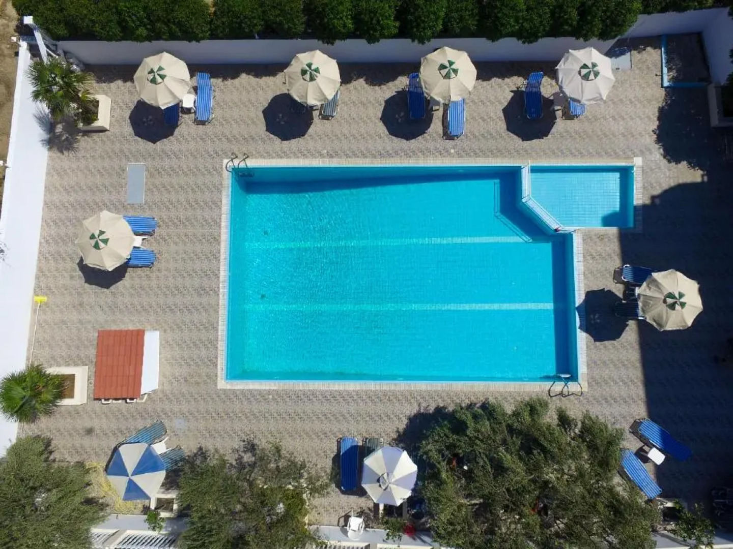 Regina Studios & Hotel