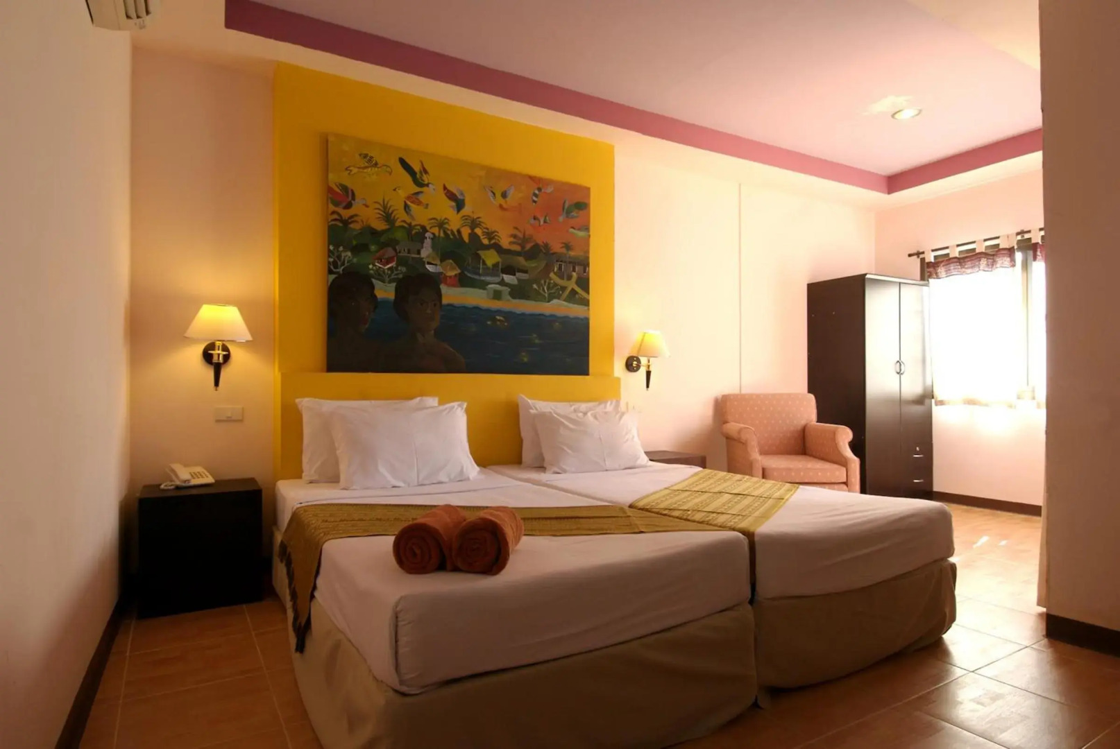 Koh Ngai Cliff Beach Resort