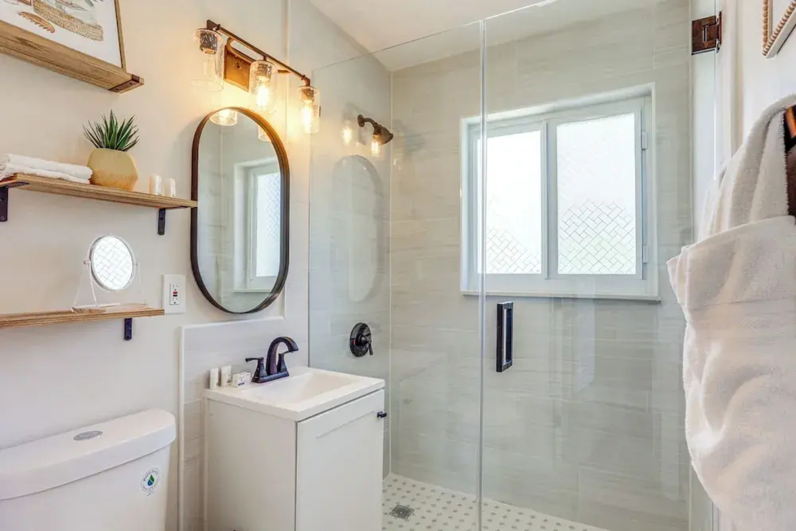 Lake Worth Retreat w/ Fire Pit: 5 Mi to Beaches!