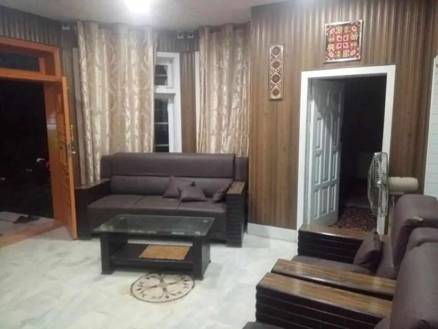 Four Seasons Family Guest House