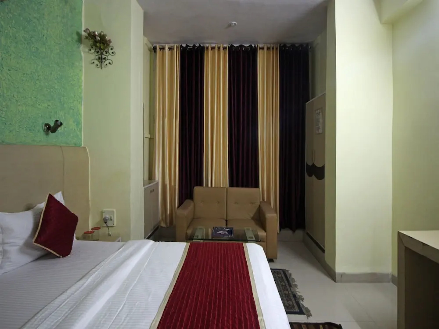OYO 7636 Hotel Kaushalya Residency