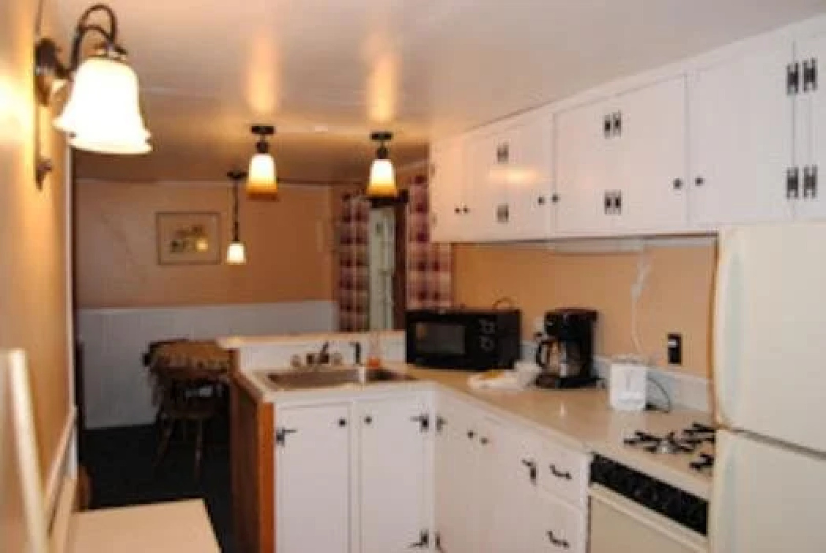 Sky Valley Motel & Cottages