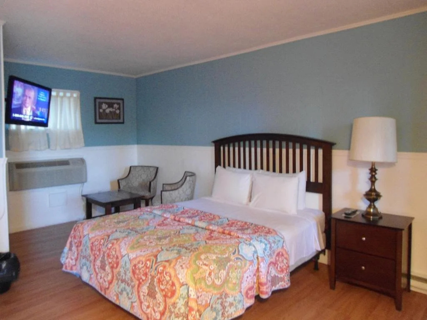 Flower Field Motel & Cottages