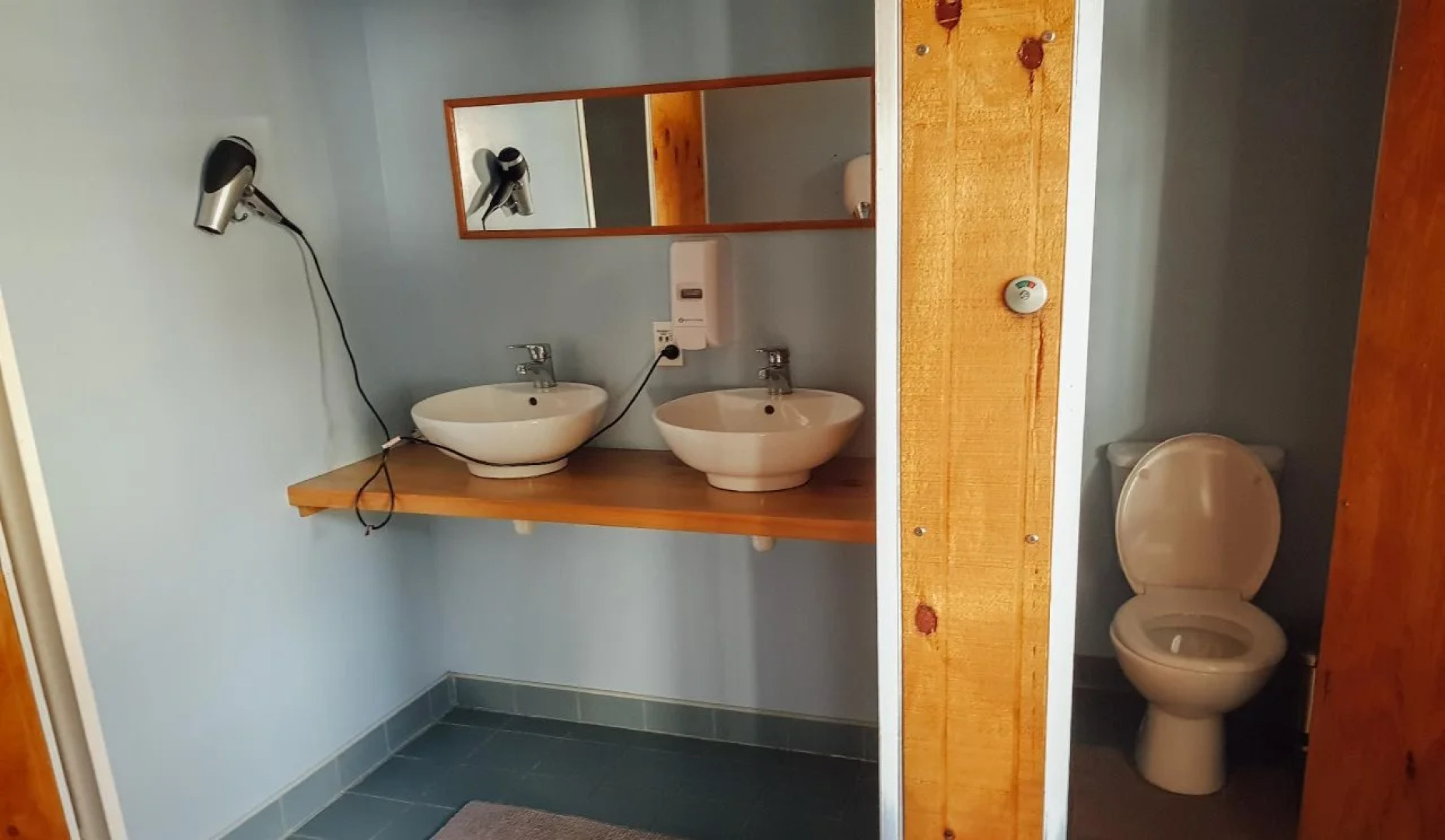 Bluemoon Lodge - Hostel