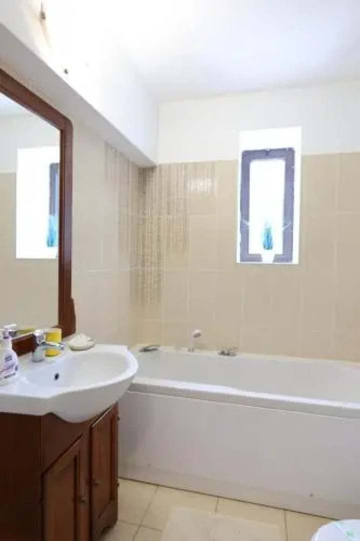 Vila Pinul Si Mesteacanul