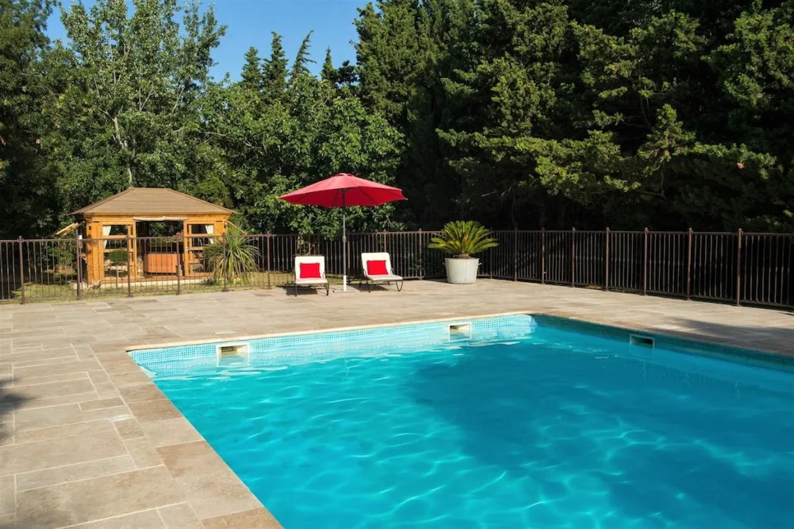 Mansion With 5 Bedrooms in Grans, With Pool Access, Furnished Garden a