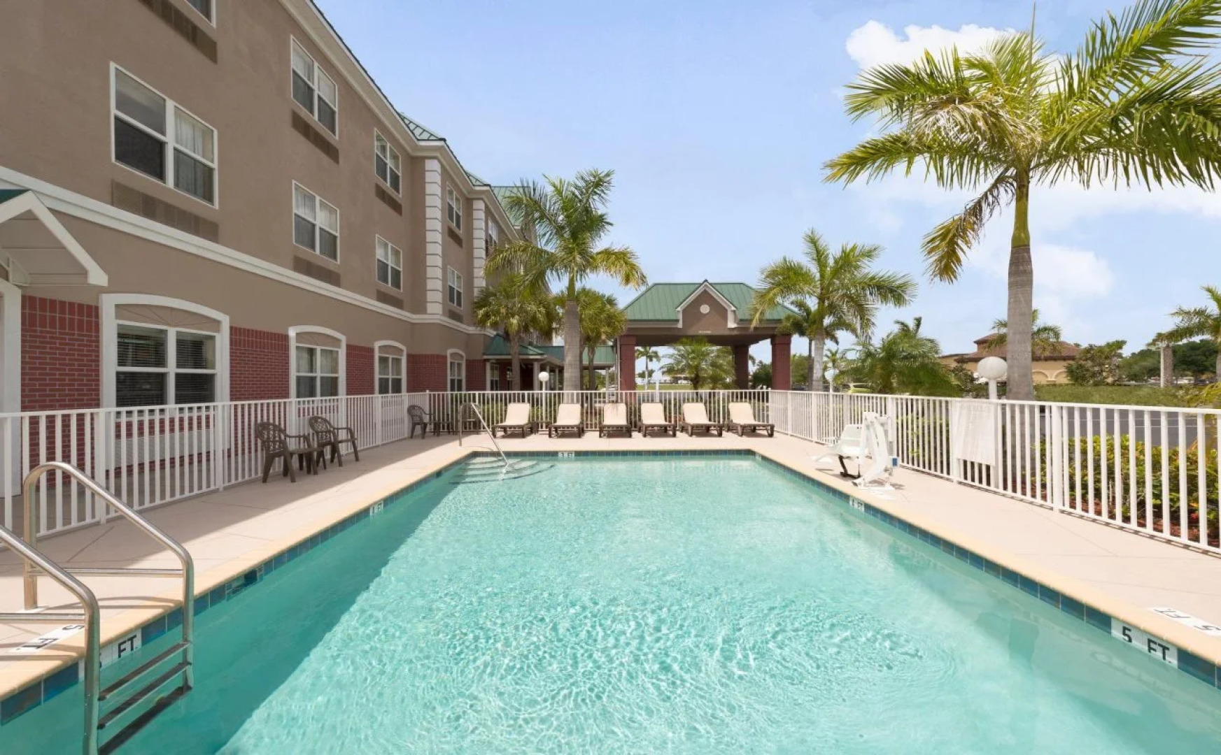 Country Inn & Suites by Radisson, Bradenton-Lakewood Ranch, FL
