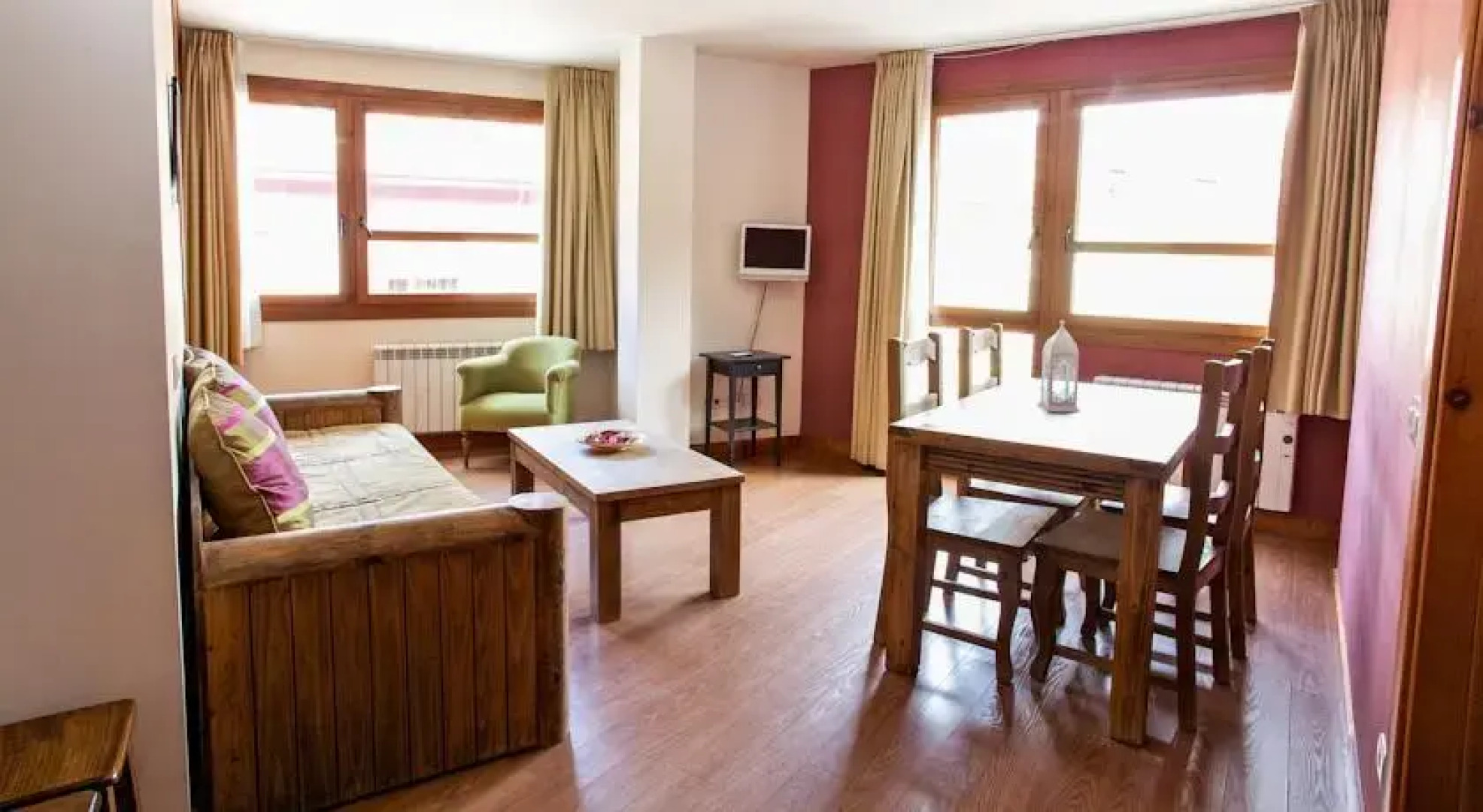 Apartamentos Turisticos Cuirgu