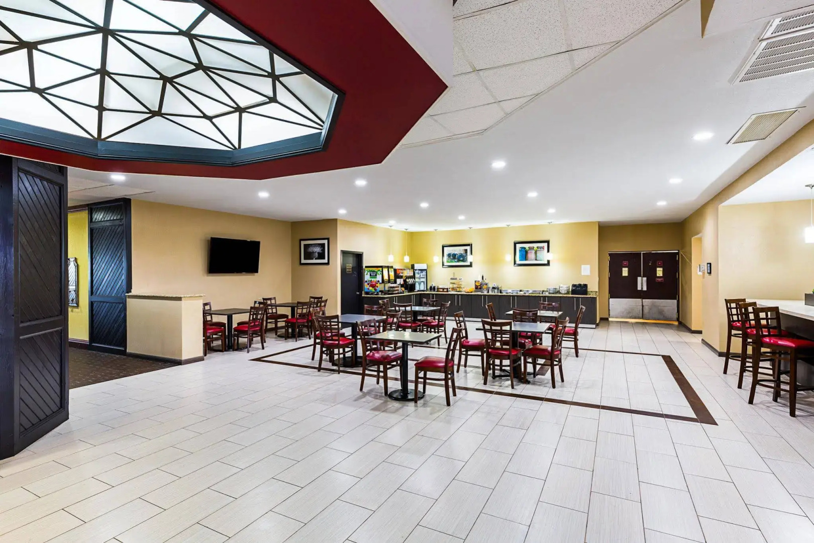 Clarion Pointe Lake Jackson - Clute