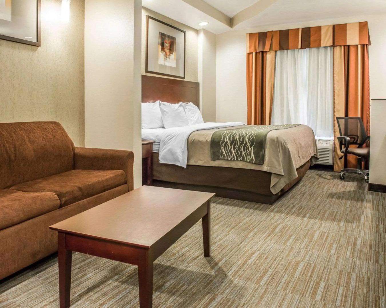 Hometowne Studios & Suites By Red Roof Washington