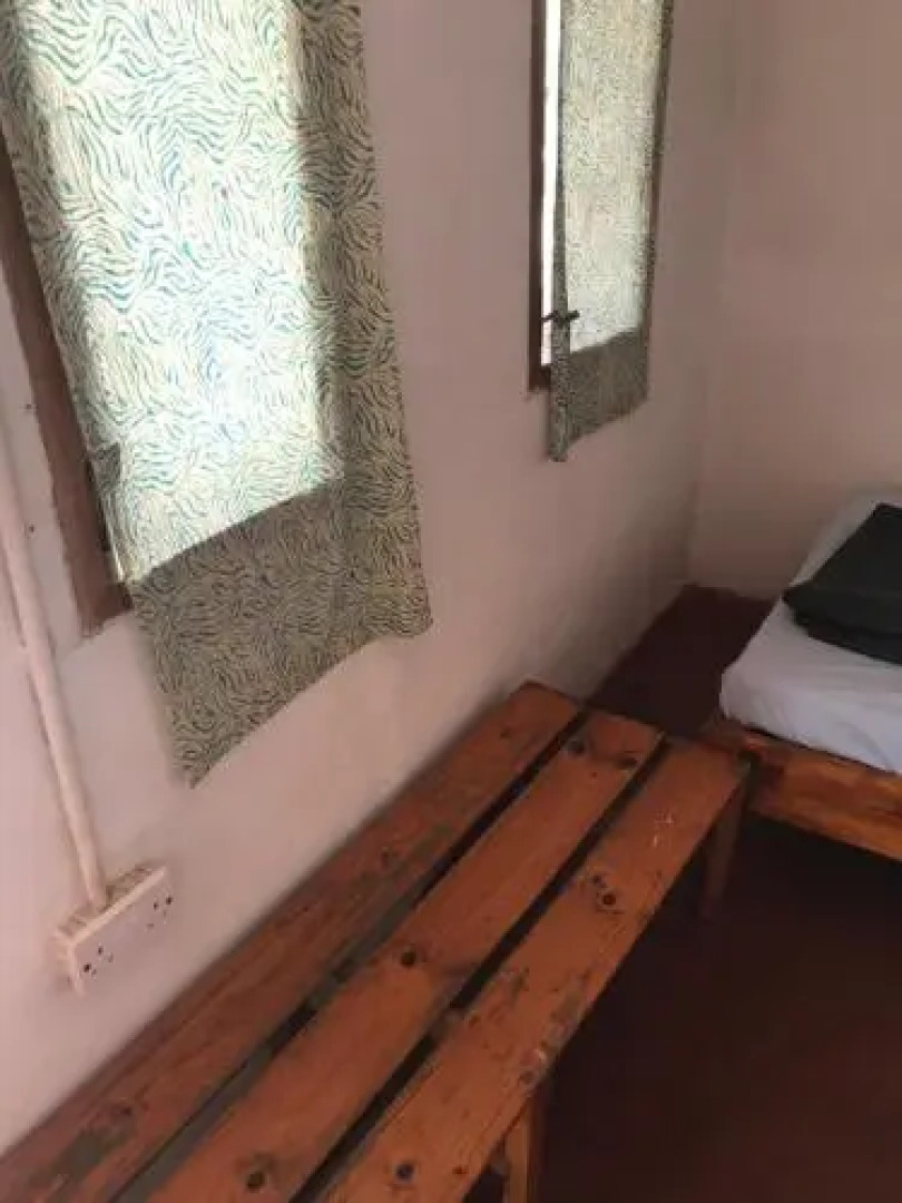 Dean’s Hill View Lodge