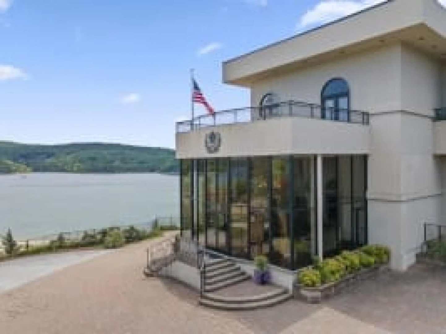 1 Bedroom Lake View Villa- 608