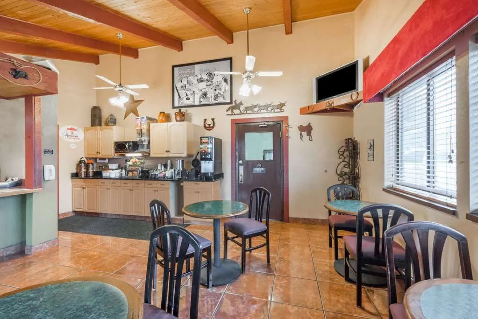 Super 8 by Wyndham Dodge City