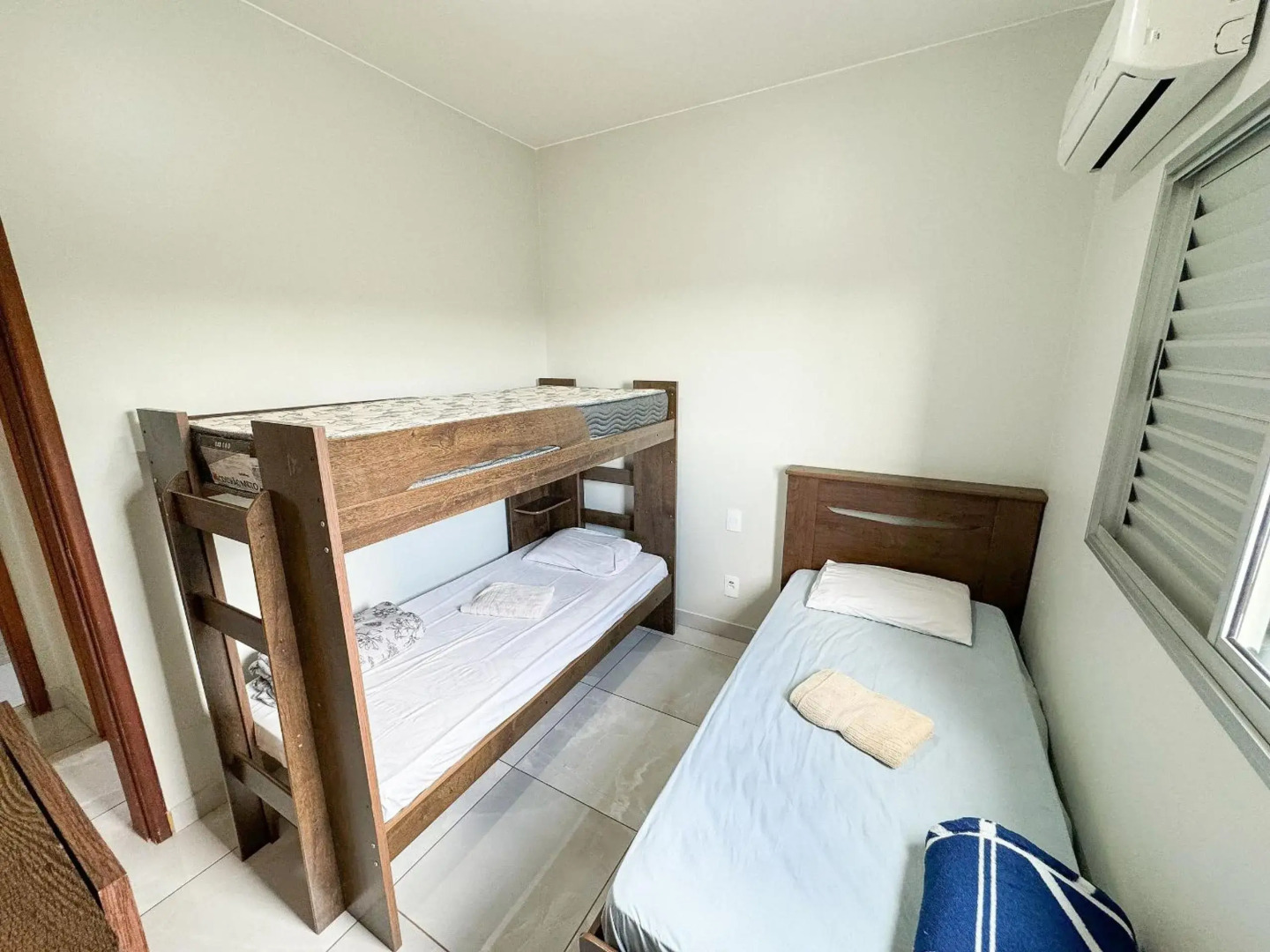 207- APARTAMENTO de 2 QUARTOS para até 5 HÓSPEDES