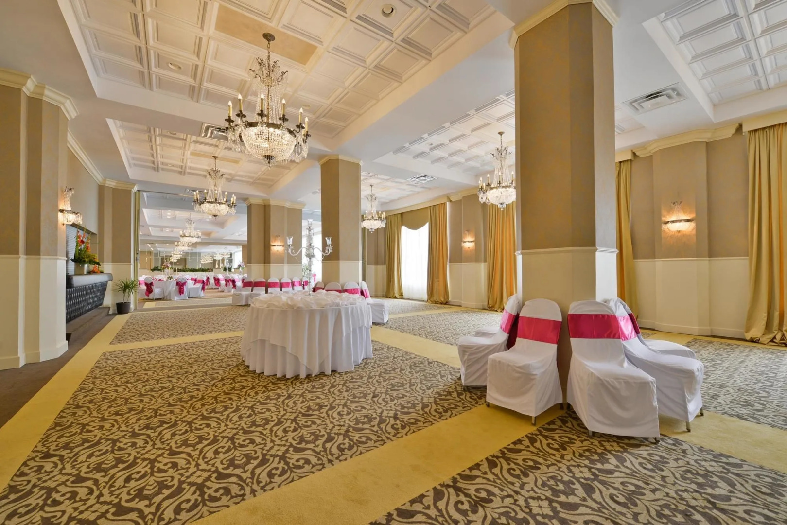 Genetti Hotel, SureStay Collection by Best Western