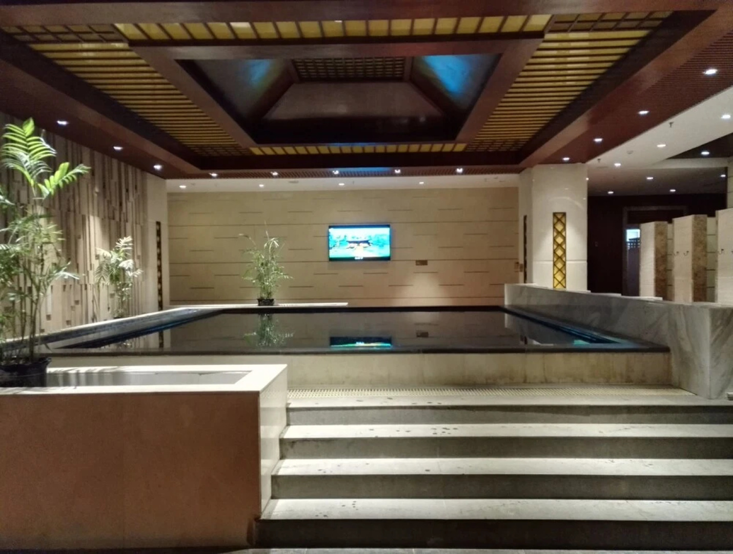 Chinese Yew Lake Hotel