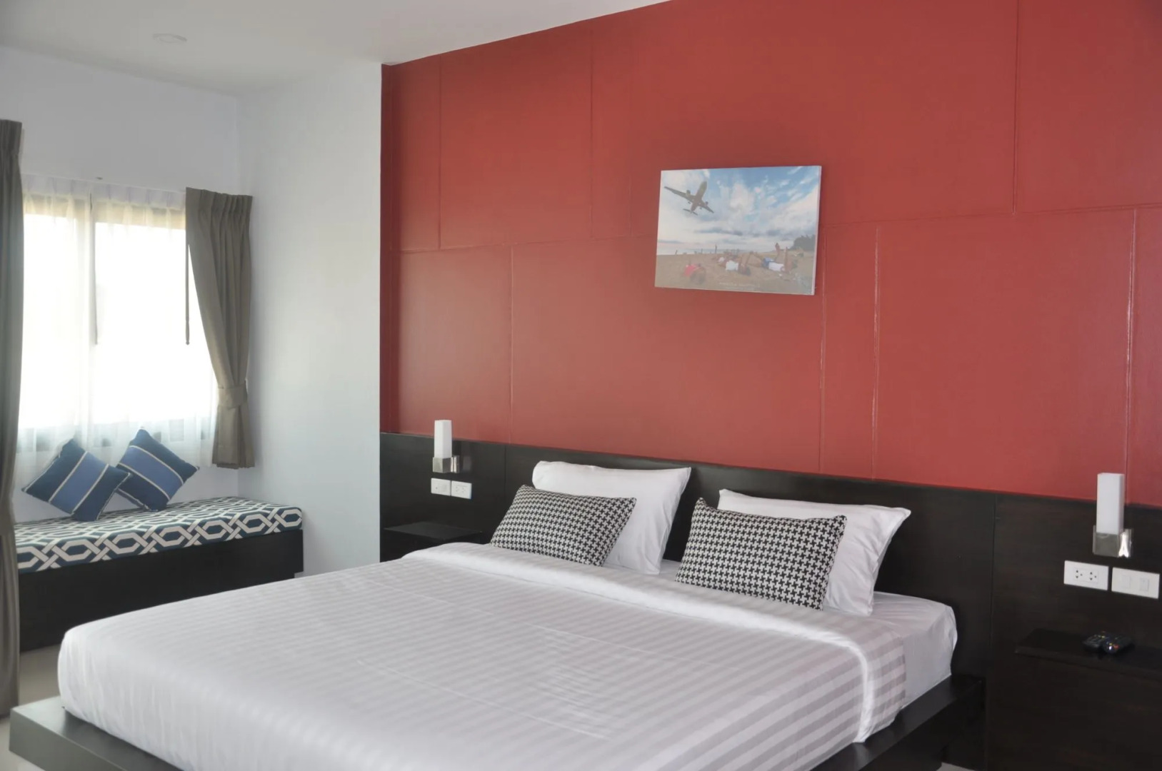 Phuket Airport Place