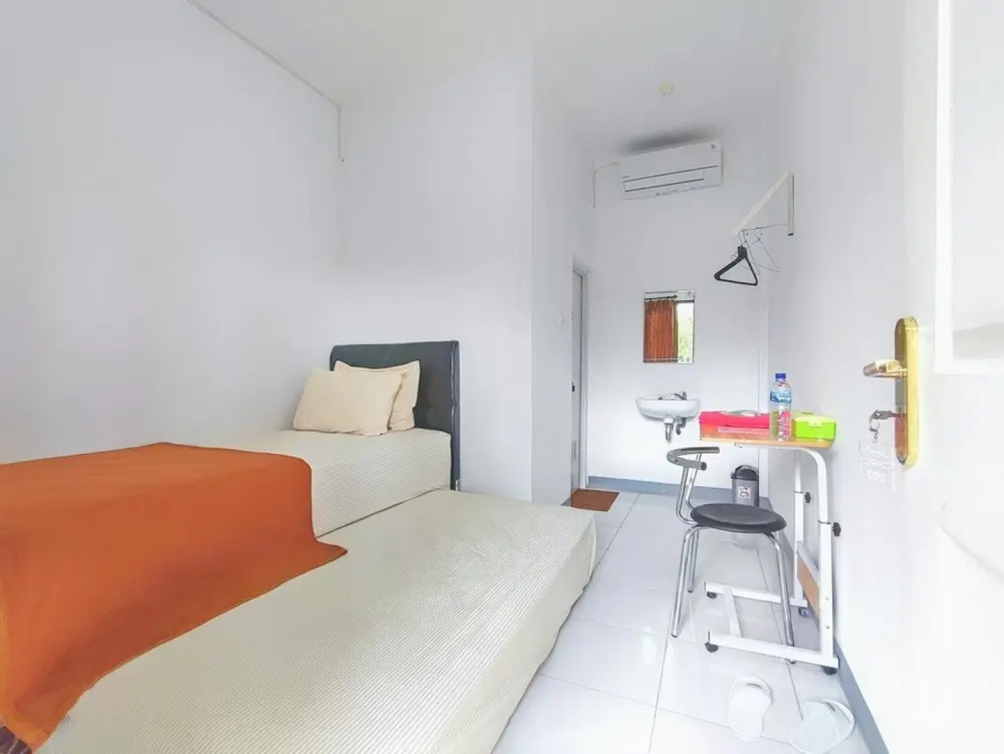 Shekinah Homestay & Cafe Waikabubak RedPartner