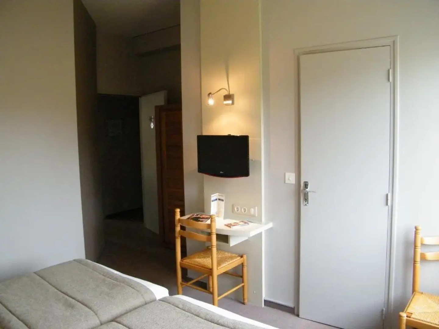 Brit Hotel L'Arrivée Guingamp (Ex:Brit Hotel Armor)