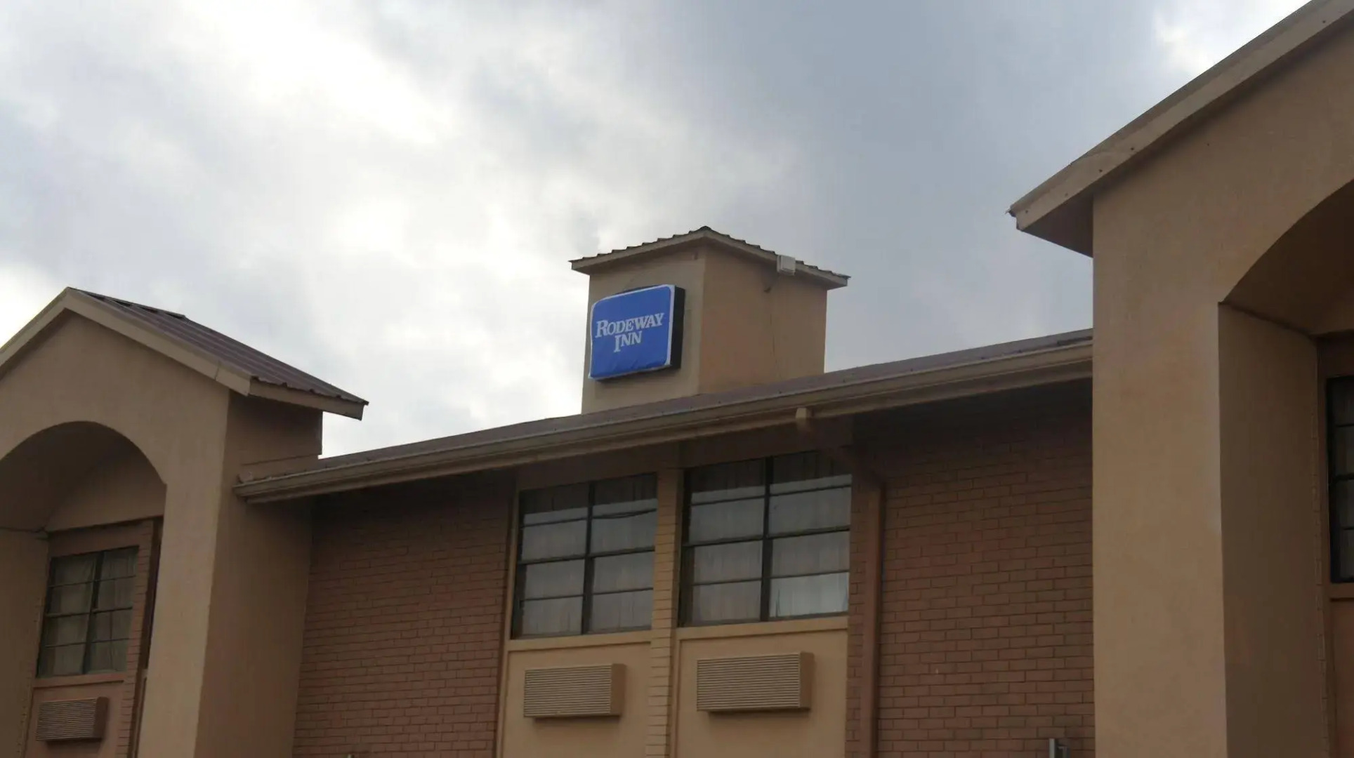 Clarion Pointe Marshall