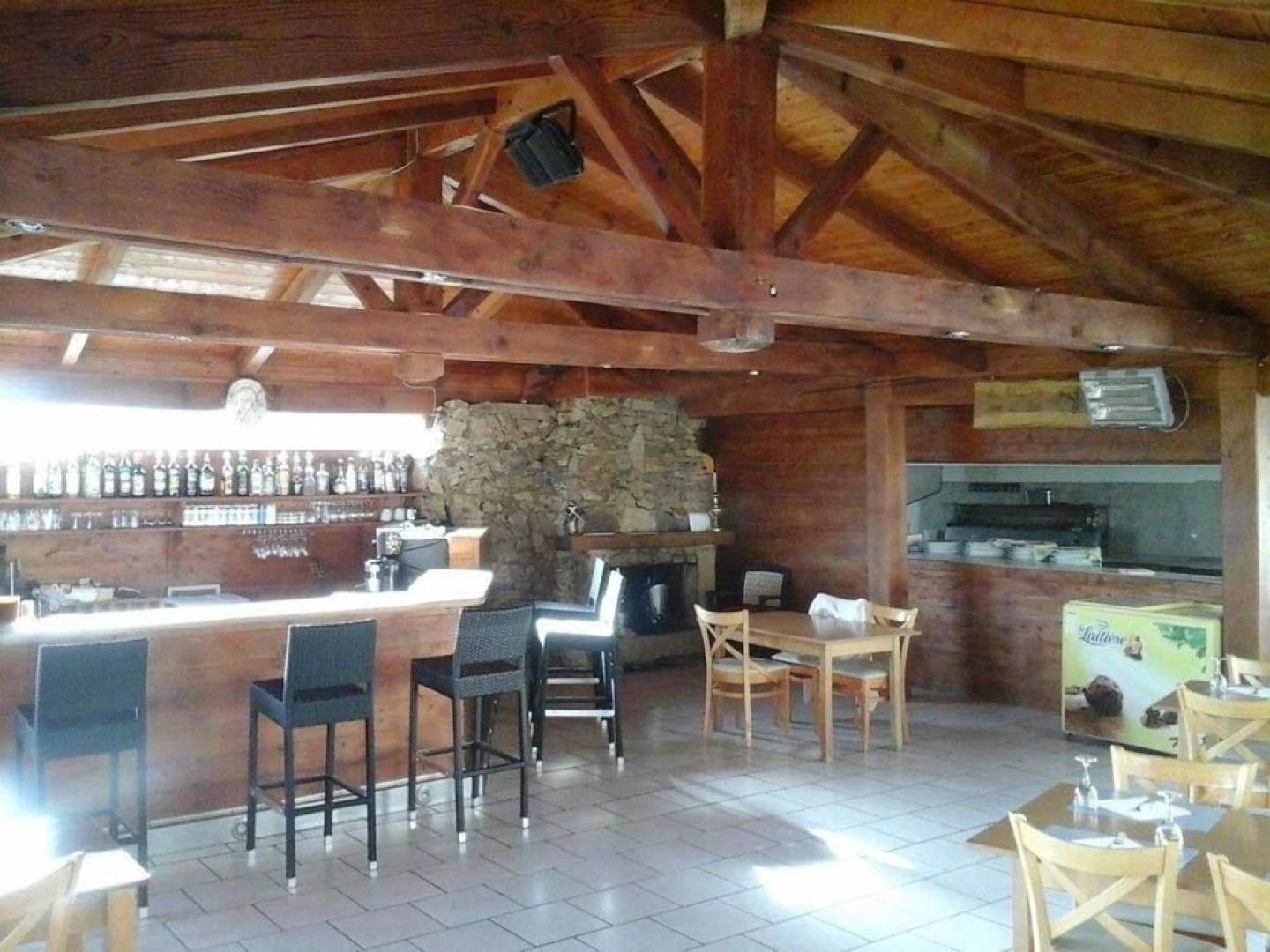 Mobile Home A Saliva