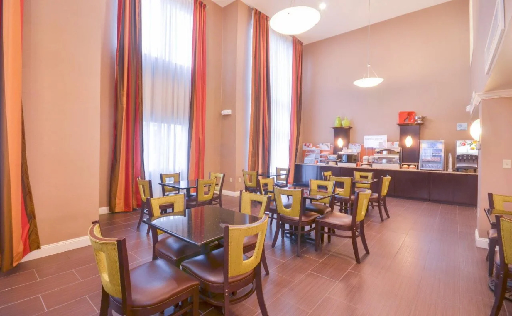 Holiday Inn Express Hotel & Suites Pine Bluff / Pines Mall by IHG