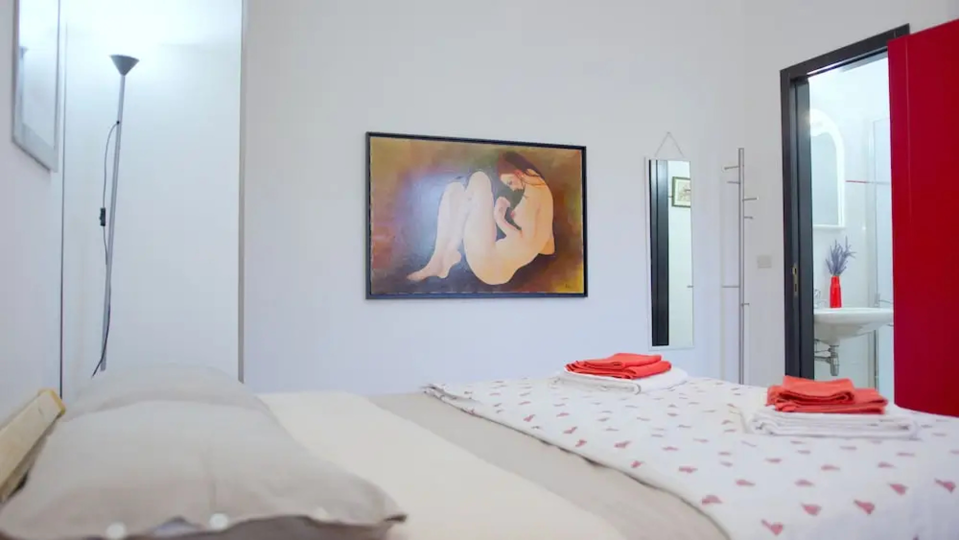 1 Bed-sleeps 2-aircon-town Centre-free Parking