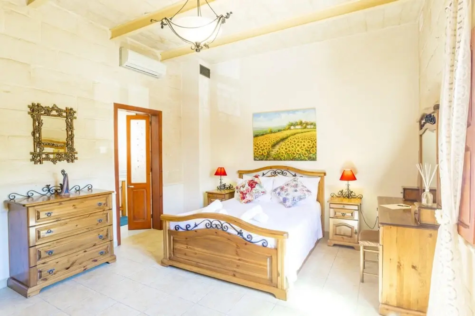 Tieqa Hamra Charming House