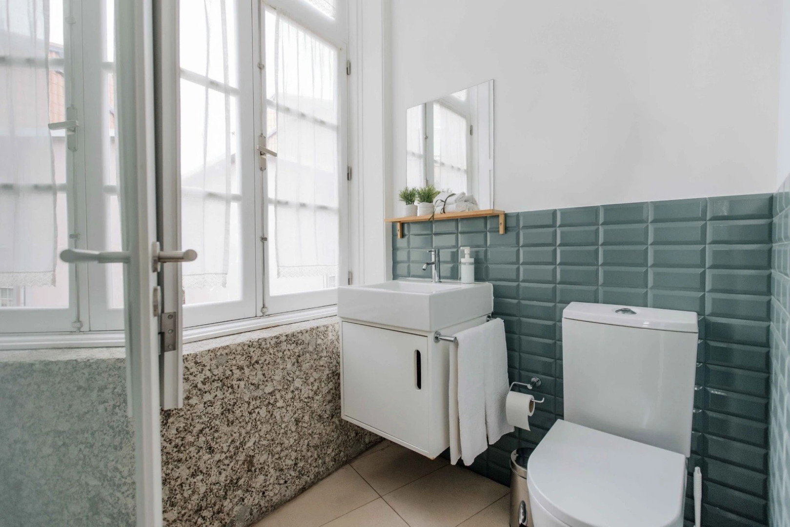 Trovador City Guest House