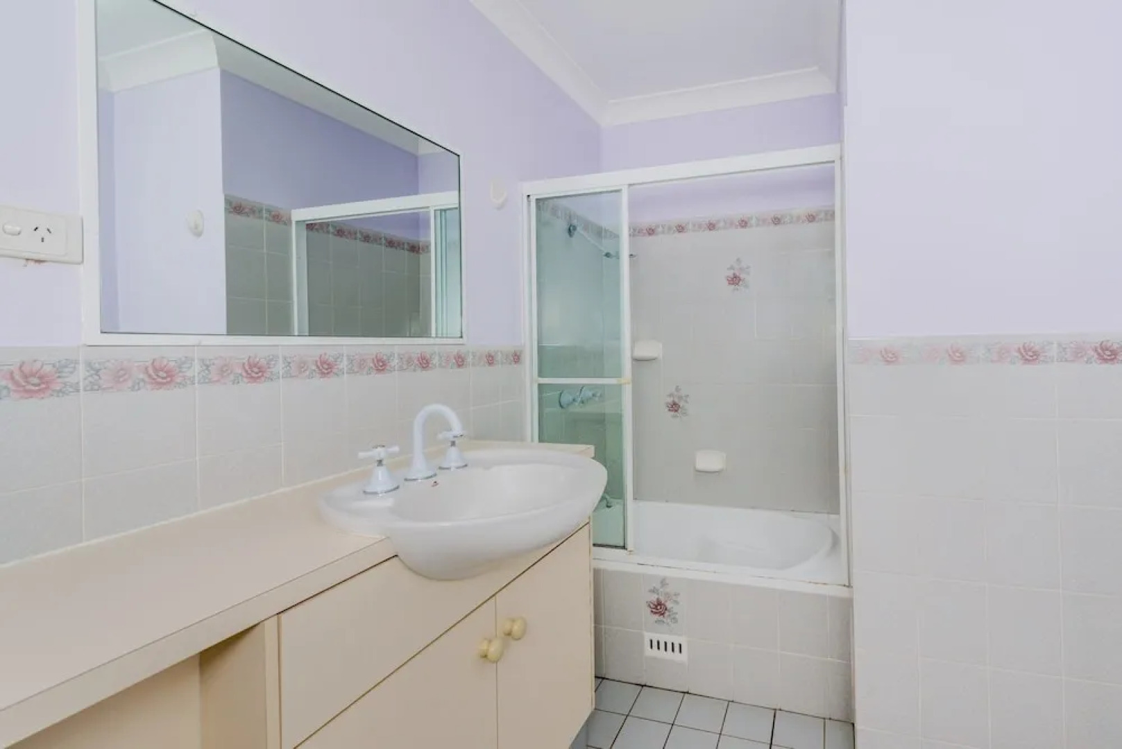 Pebble Pde 1/14 - Fingal Bay