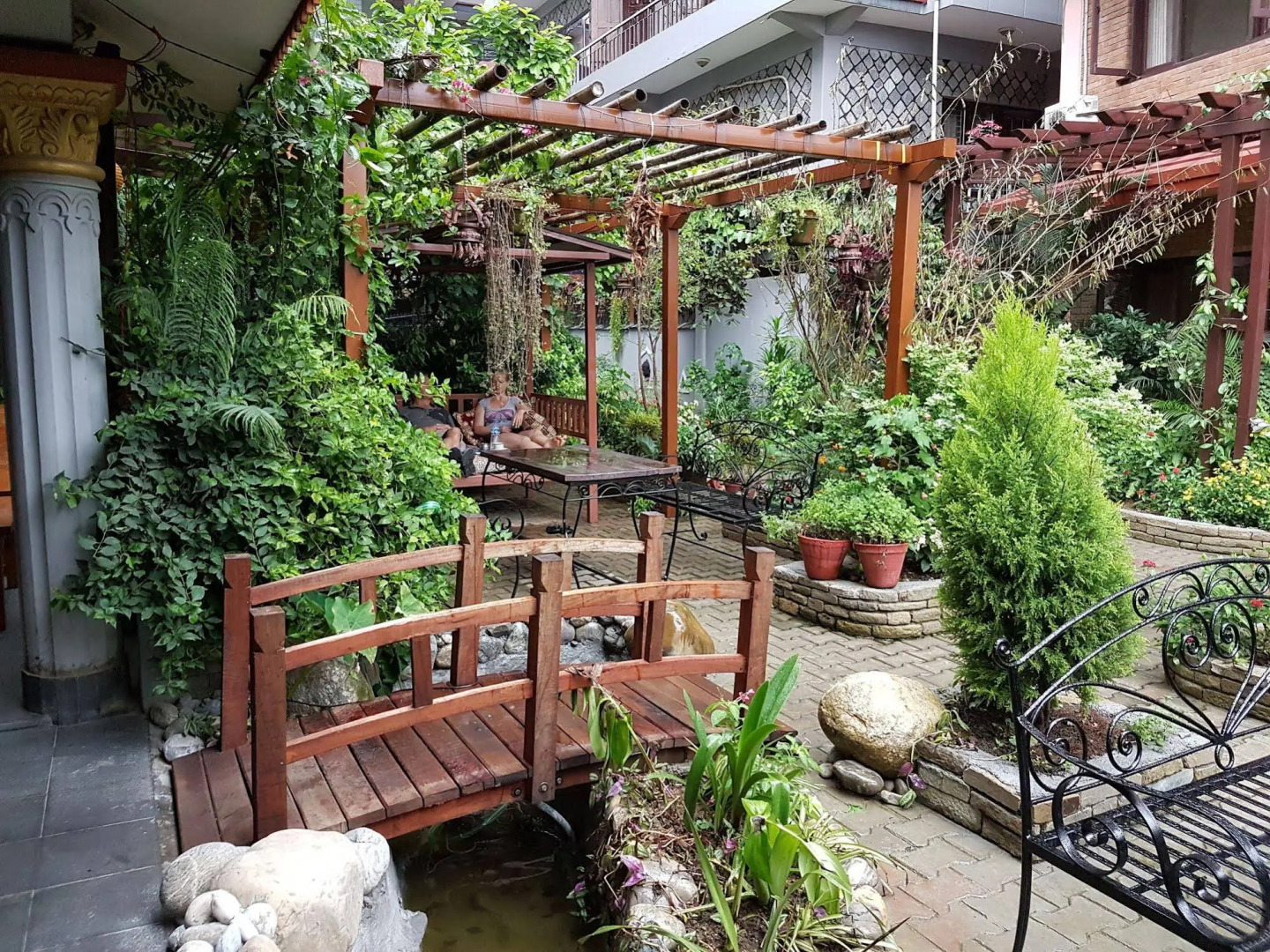 Hotel Middle Path and Spa